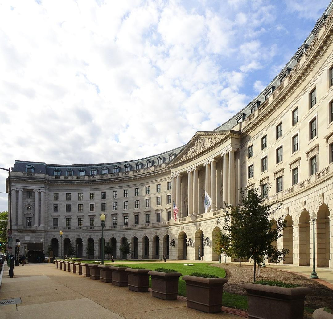 EPA HQ WJ Clinton Building Main entrance 2018a